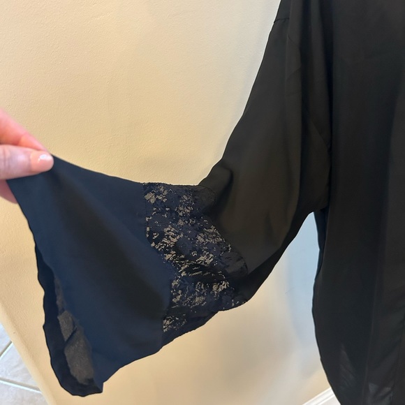 Black duster with beautiful lace - Picture 3 of 5